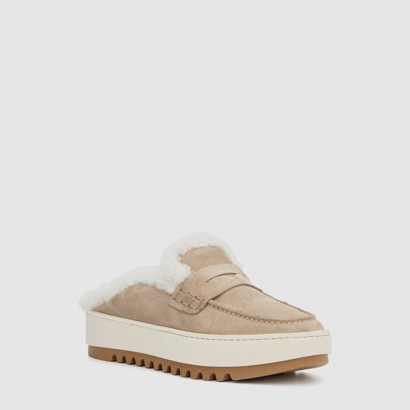Amata mule in ecru suede with shearling lining, alternate view