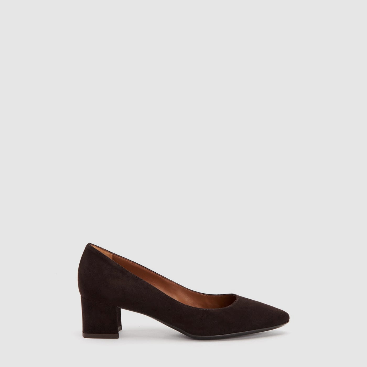 Pasha pump in espresso suede with a covered heel