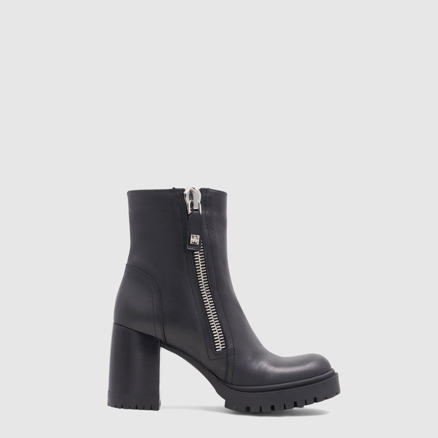 Emma ankle boot in black calf leather with an outside zipper