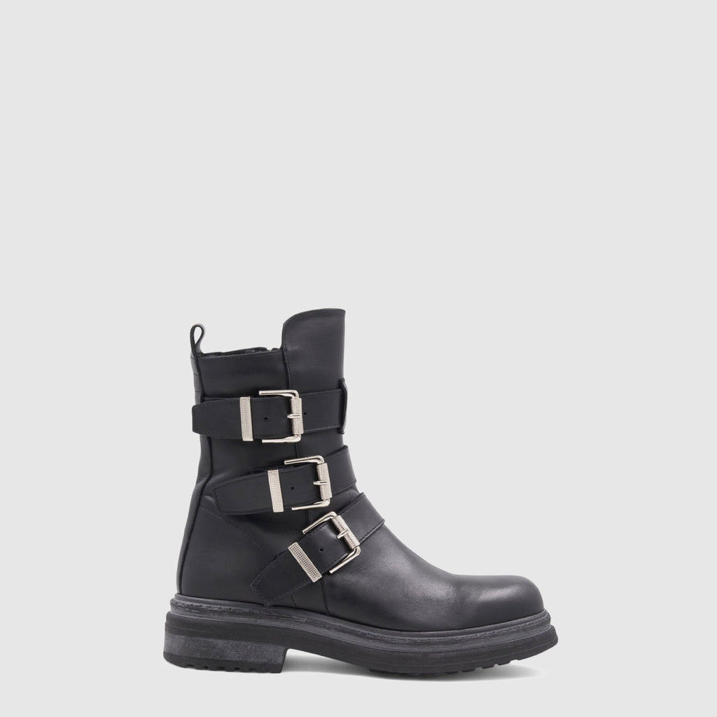 Follina ankle boot in black leather with buckled shaft details