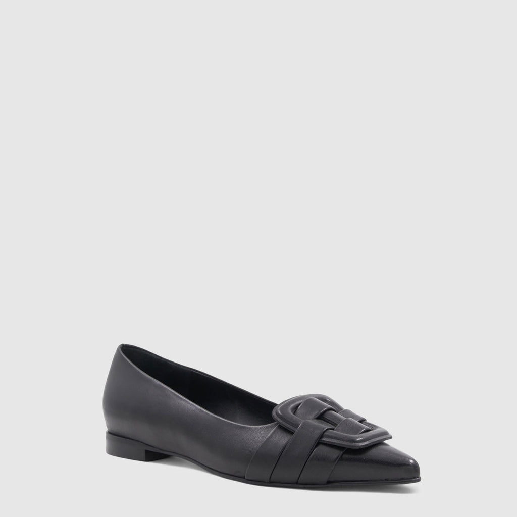 Jojo low heel in black leather with a buckle detail, alternate view