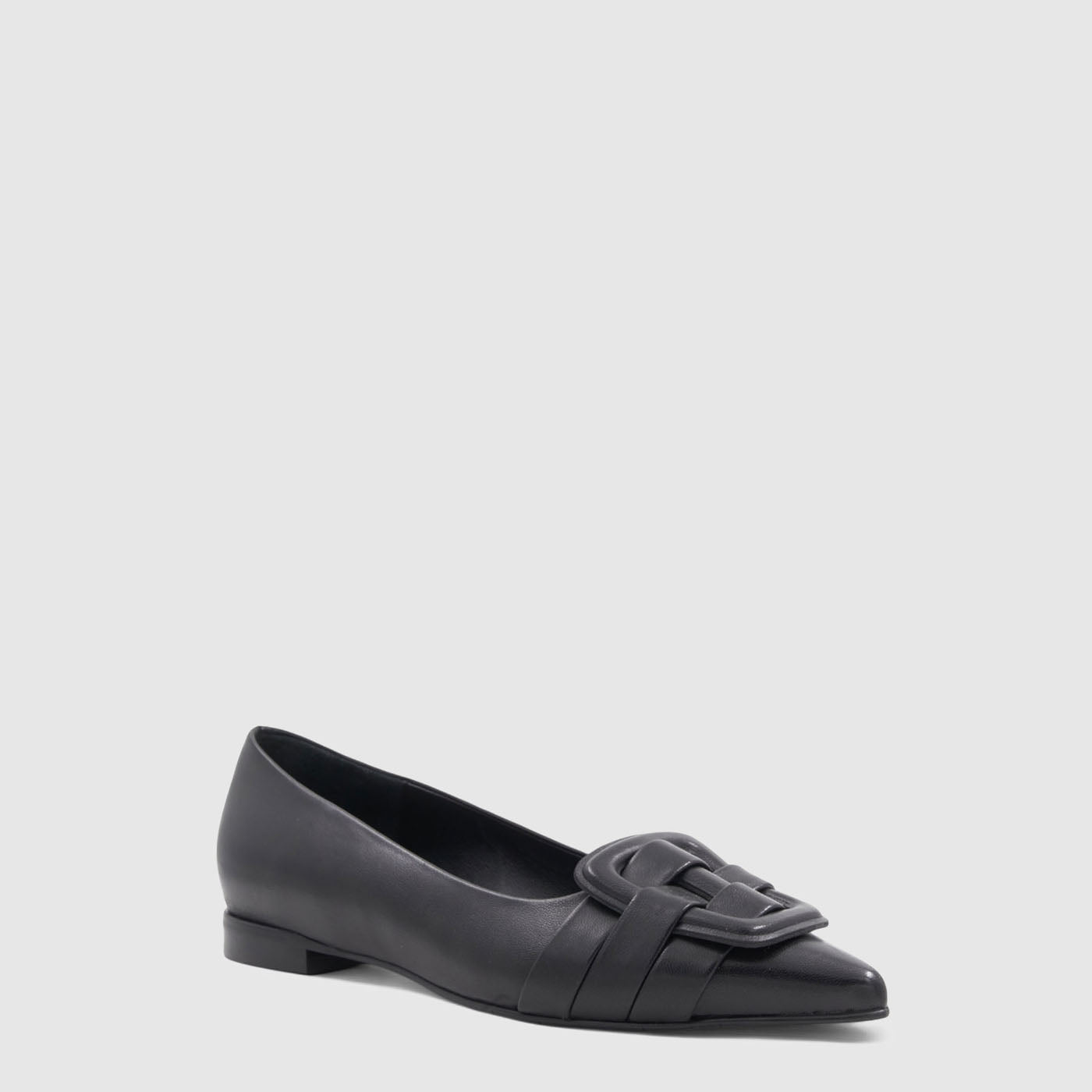 Jojo low heel in black leather with a buckle detail, alternate view