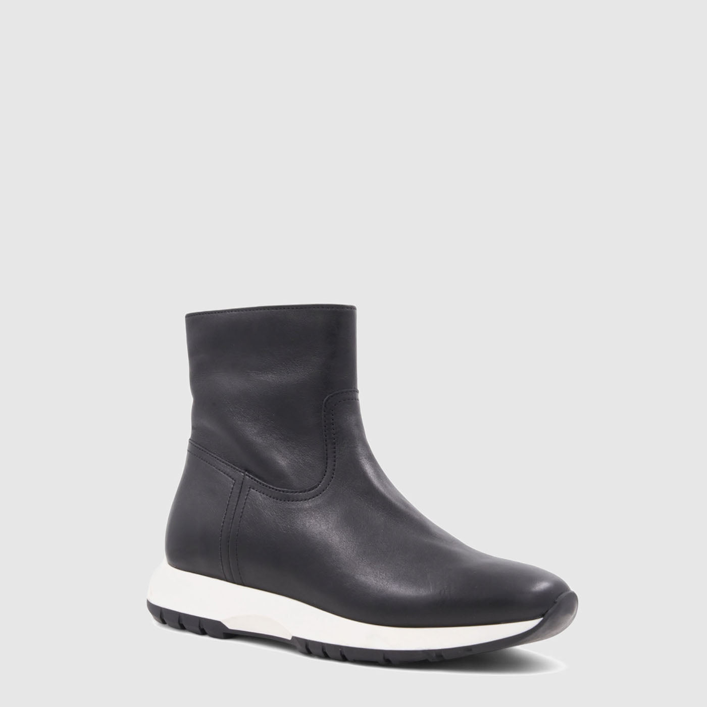 Kit ankle boot in black stretch leather, alternate view