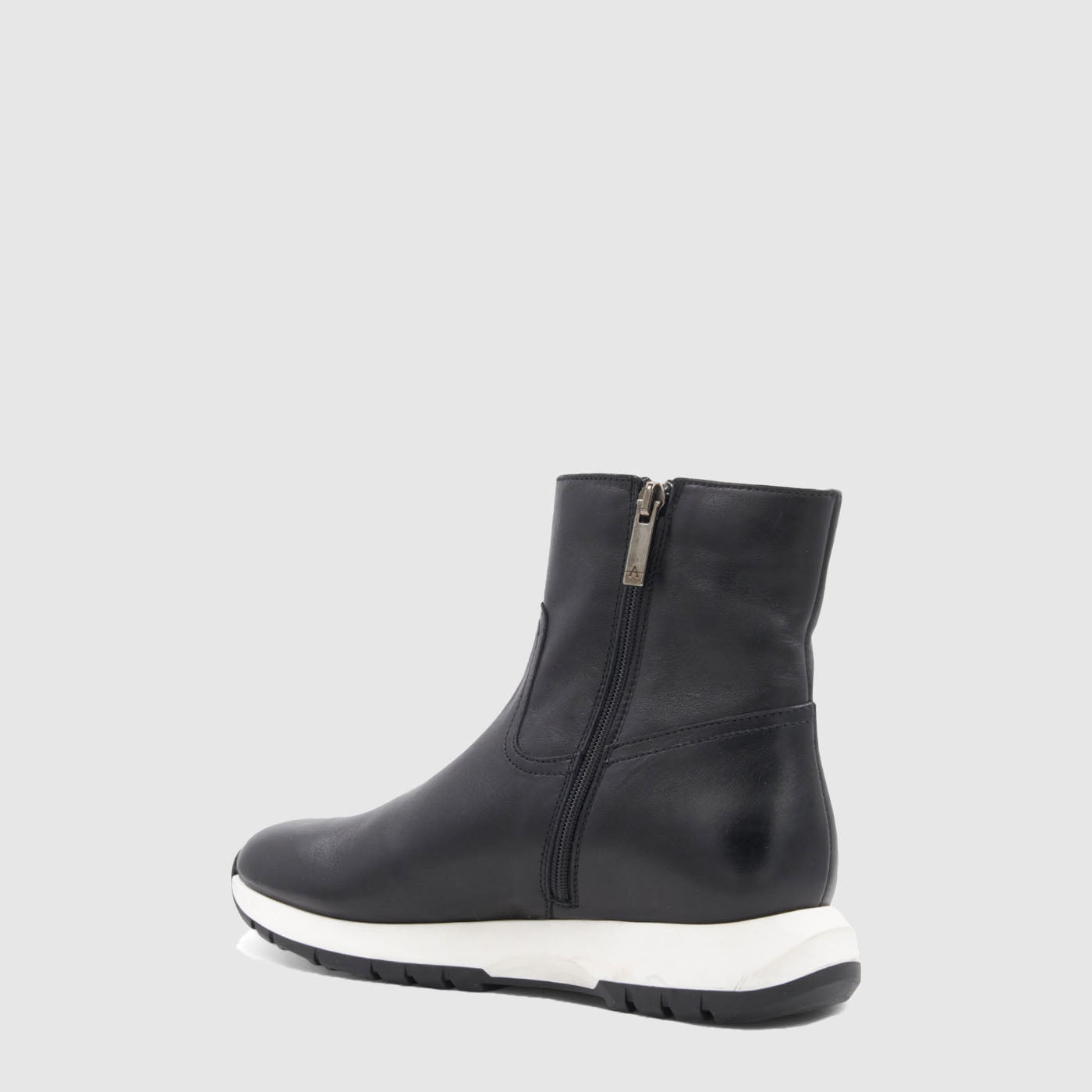 Kit ankle boot in black stretch leather, alternate view