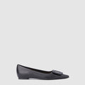 Jena flat in black leather with a woven square detail