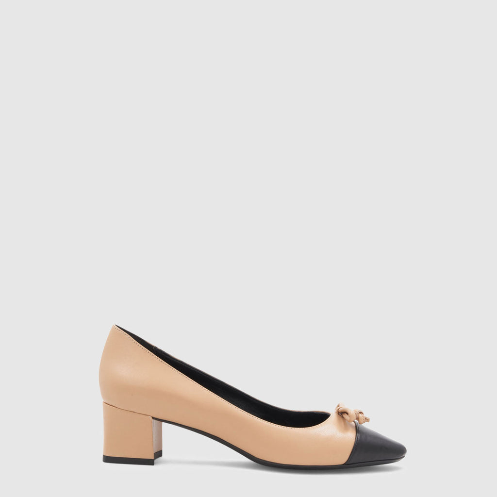 Palica pump in almond black leather with a bow at the cap toe