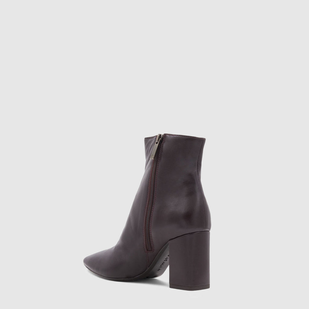 Pierra ankle boot in dark brown leather with a pointed toe, alternate view