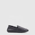 Qalista slipper loafer in black leather with faux shearling lining