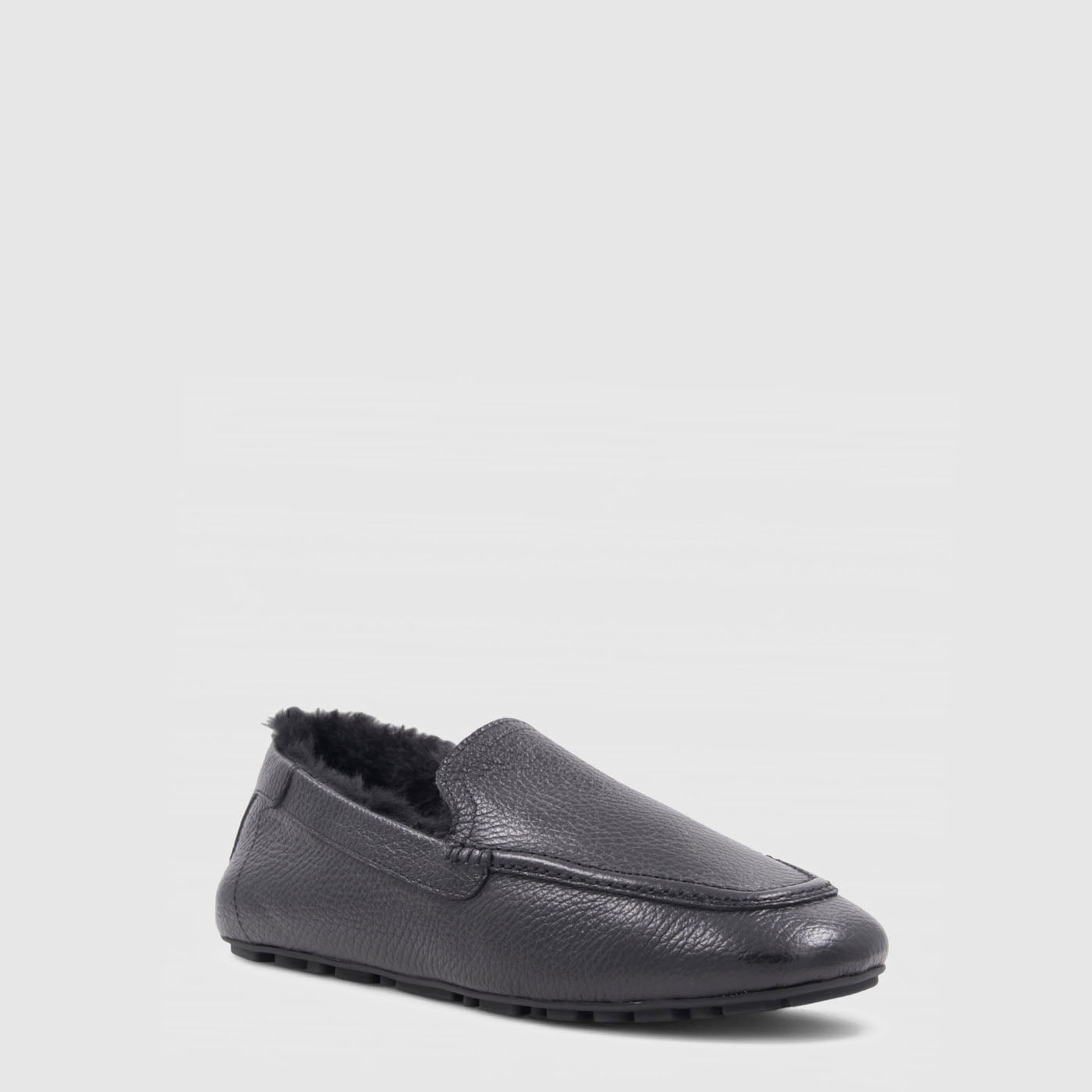 Qalista slipper loafer in black leather with faux shearling lining, alternate view
