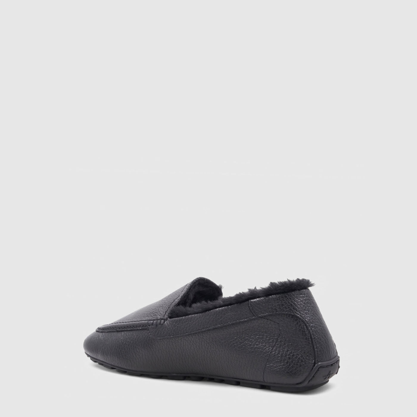 Qalista slipper loafer in black leather with faux shearling lining, alternate view